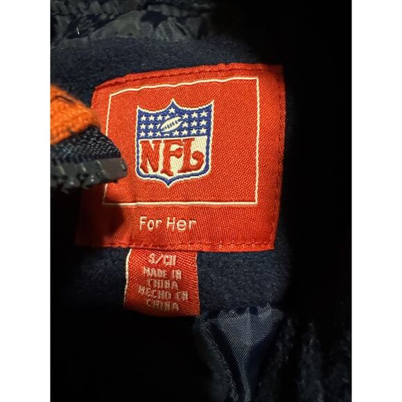 Denver Broncos jacket Size S Woman’s - Picture 4 of 10